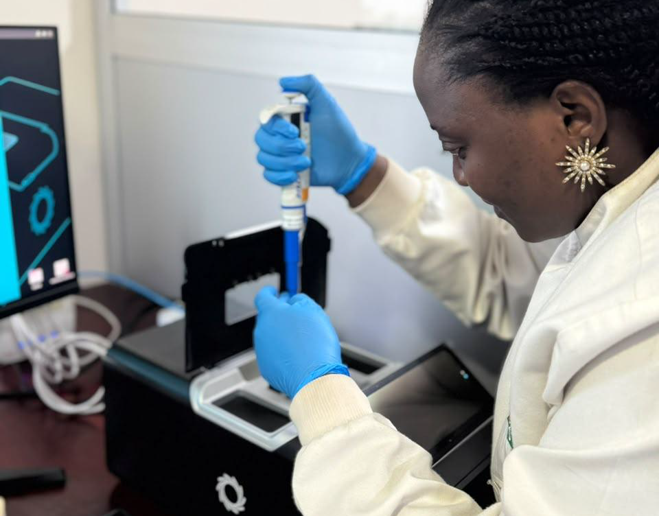 Successful Oxford Nanopore Installation and Training in Cameroon.